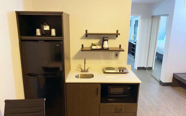 Hawthorn Extended Stay by Wyndham Hobbs