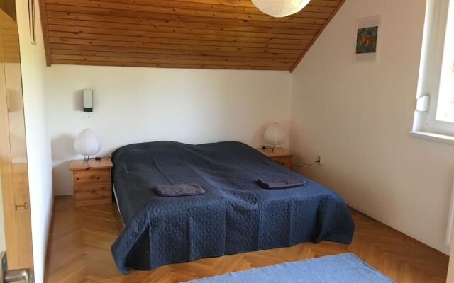Mella Holiday House