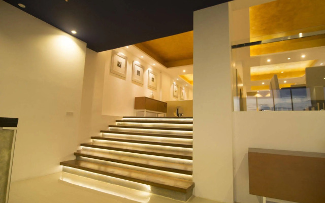 Platinum One Suites