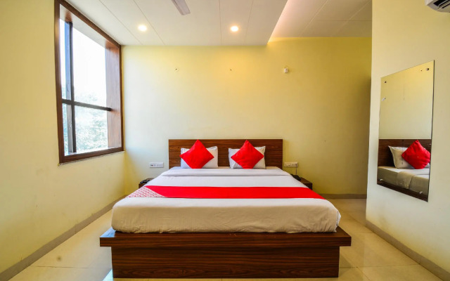 Mark Inn by OYO Rooms