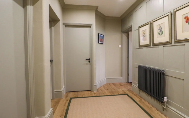 Grosvenor Abode