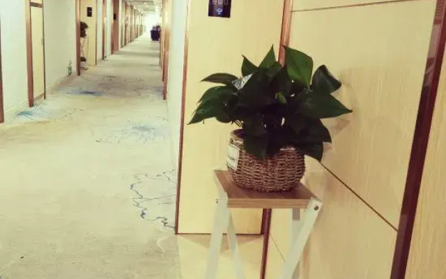 Qiantu Business Hotel(San Shui Guang Chang Dian)