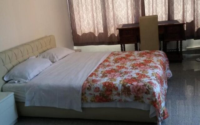 Rooms Laura