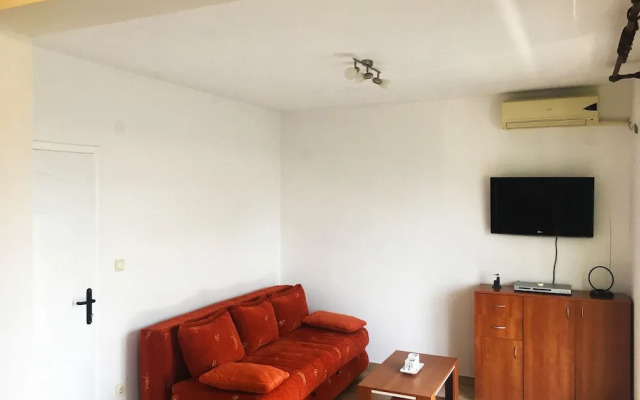 Milmaris Apartments