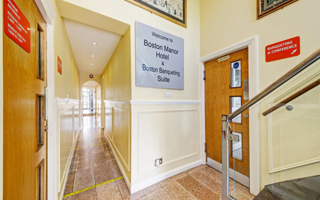 OYO Bostons Manor Hotel, Hanwell London