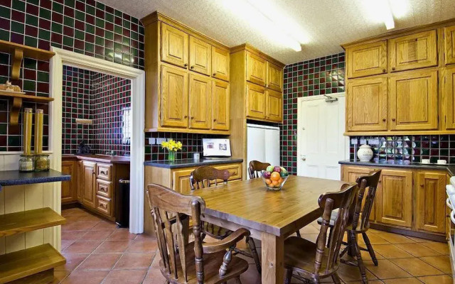 Ashleigh House