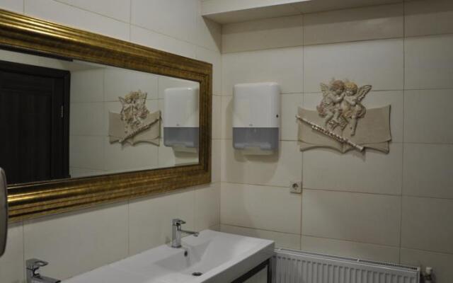 Friend`s House Hotel