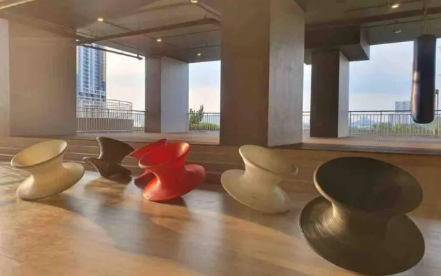 Symphony Tower Studio # 3 ( With Balcony )