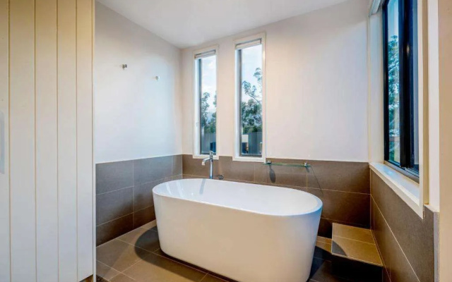Grand Mercure Forest Resort – Bathroom – Creswick