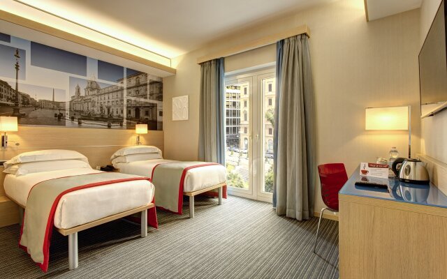 iQ Hotel Roma