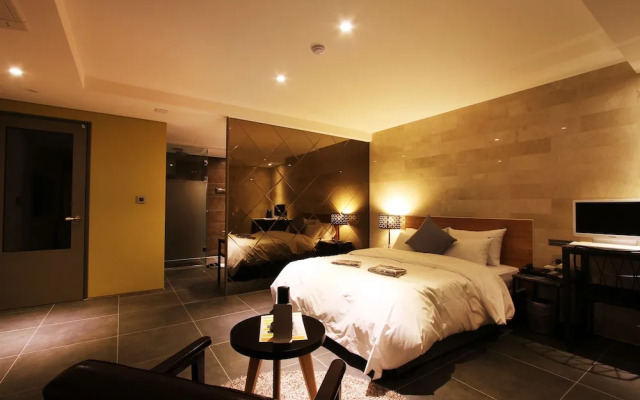 California Hotel