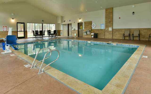 GrandStay Hotel & Suites