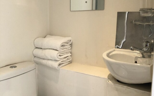 Victoria Station Apartment