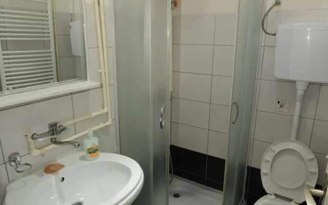 Hostel Jedro