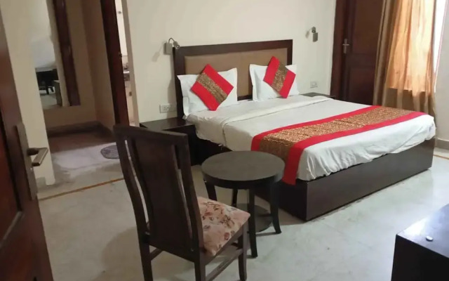Hotel Royal India - South City 1