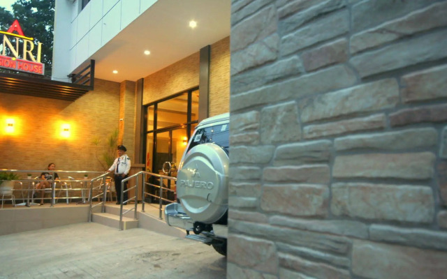 Anri Pension House