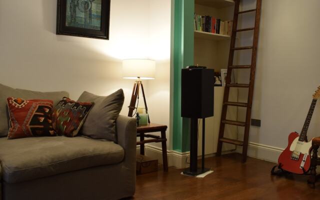 Modern 2 Bedroom Apartment In West Kensington