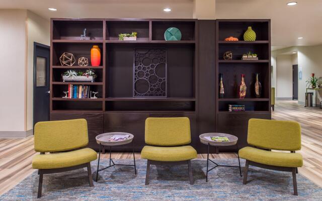 Holiday Inn & Suites Dallas-Addison, an IHG Hotel