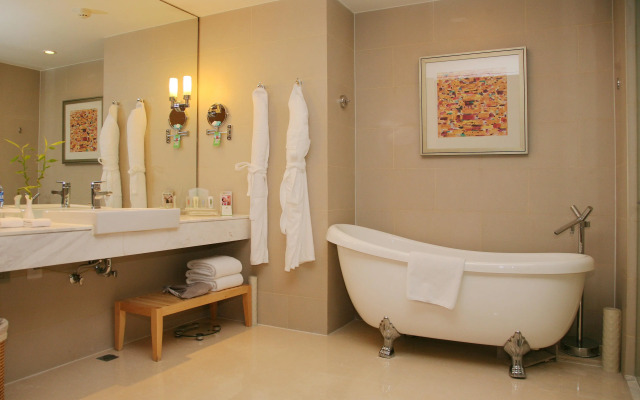 Holiday Inn Beijing Deshengmen by IHG