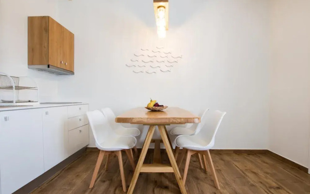 Theros Luxury Villas