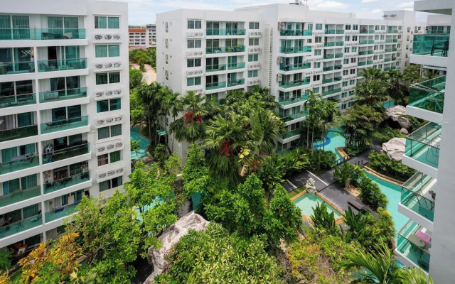 Amazon Apartments by Apartwell