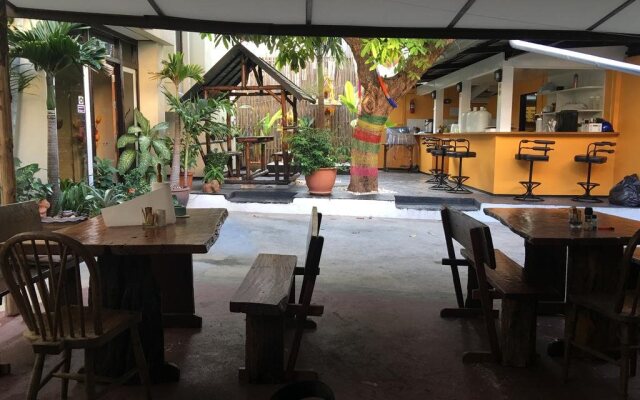 Taphouse Guest House