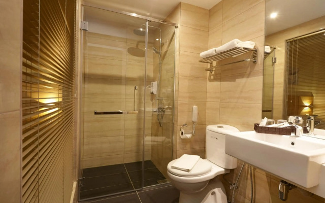 Hotel Six Seasons