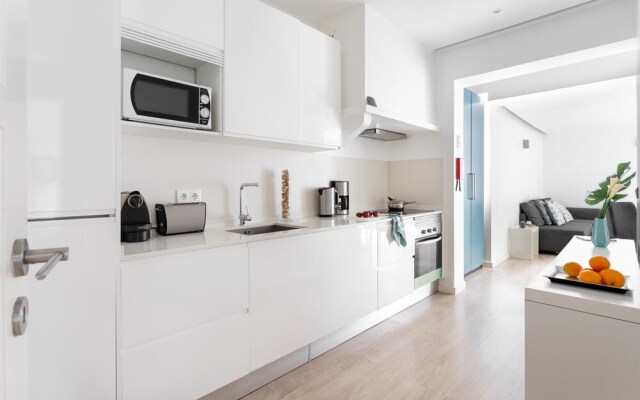 ALTIDO Graça 1-BR Apartment w/Green Terrace & BBQ