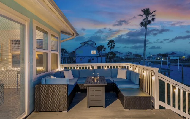 Hideaway at Redhead Road