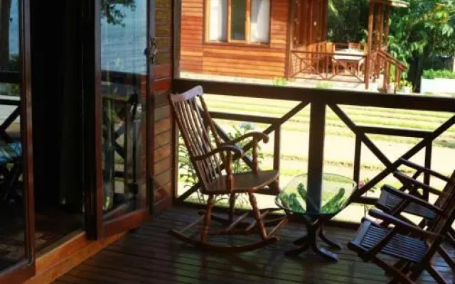 SaffronStays Little Paradise