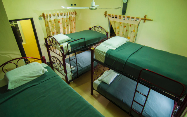 Charlys Hostal