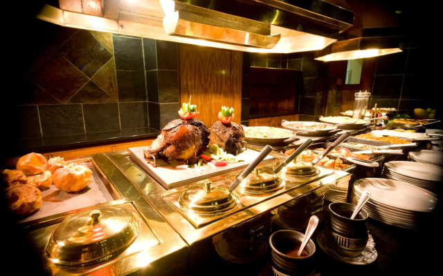African Sky Hotels - Pine Lake Inn