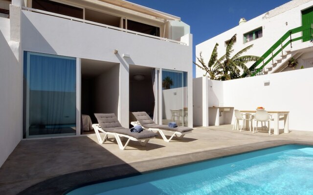 Spacious Villa in Puerto del Carmen With Swimming Pool