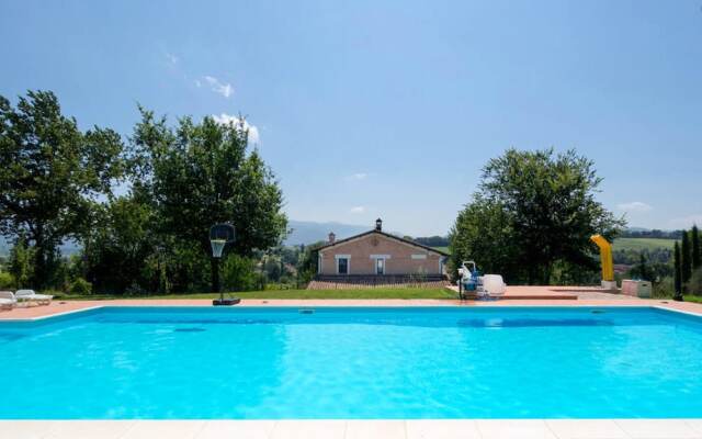 House With 2 Bedrooms in Spoleto, With Wonderful City View, Pool Acces