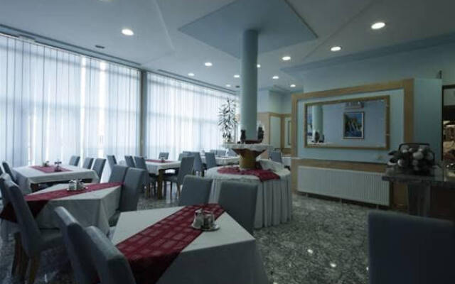 Hotel Millennium