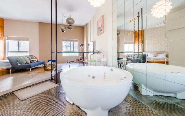 Tainan Weshare Hotel