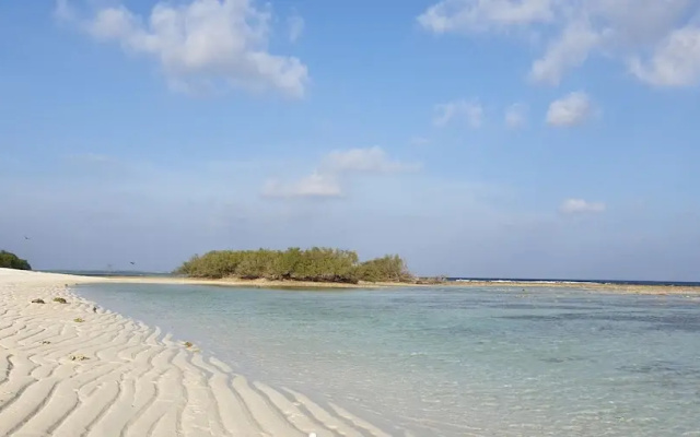 Dhigurah Tourist Hotel