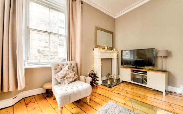 Gorgeous Modern Apartment in Canonmills