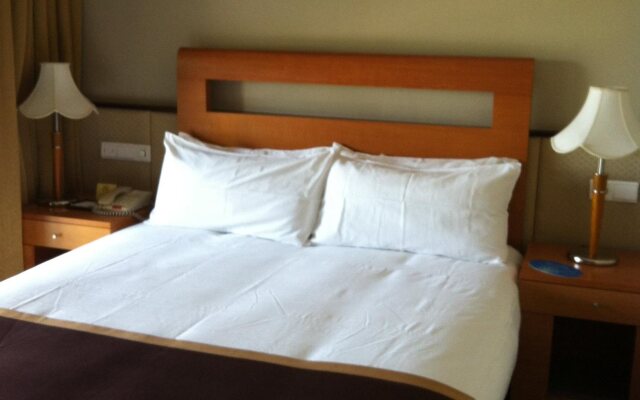 Donghu Lingang Hotel