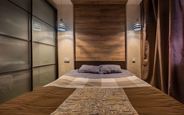 Top House (Топ Хаус) на площади Свободы