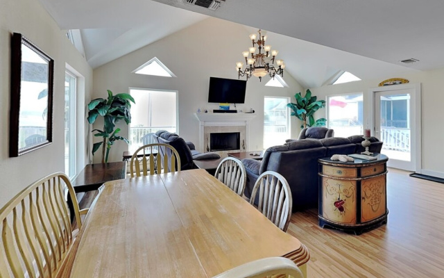 Summer Breeze by Ryson Vacation Rentals