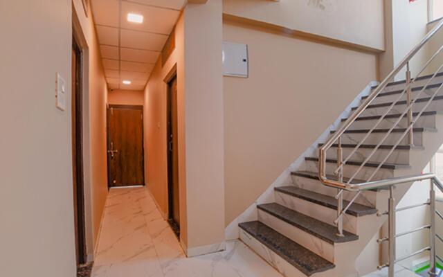 Fabexpress Royal Palace Inn