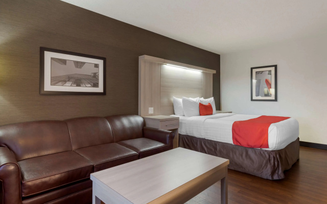 Coast Calgary University Area Hotel by APA