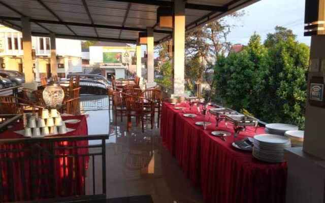 OYO 309 Avila Ketapan Rame Hotel