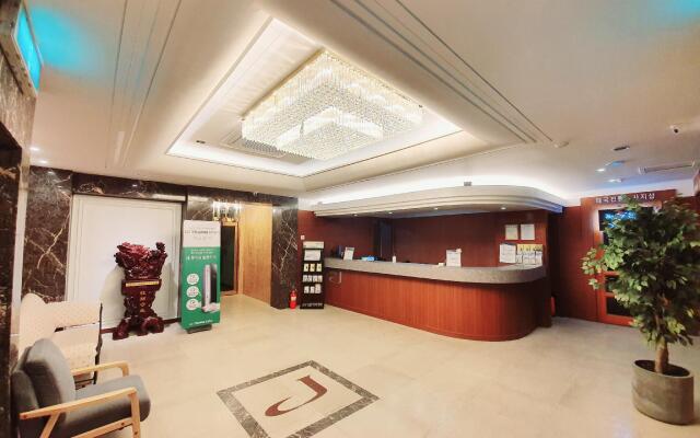 Uneed Business Hotel