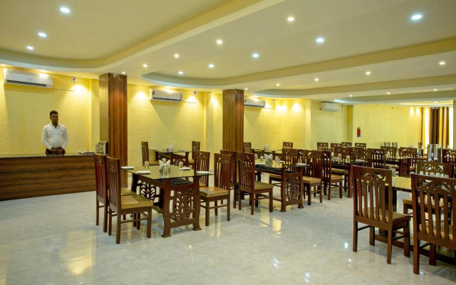 OYO 11547 Royal Treat