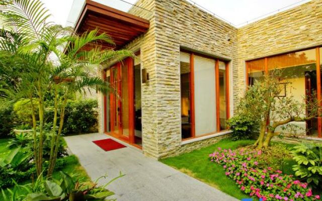 Yunfu Xinxing Longshan Hot Spring Hotel