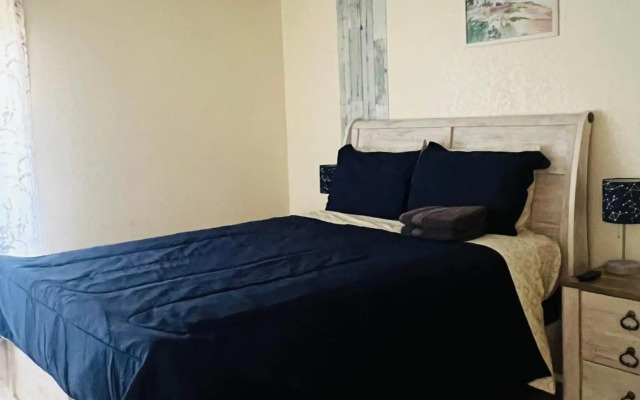 Spacious Condo close to Siesta