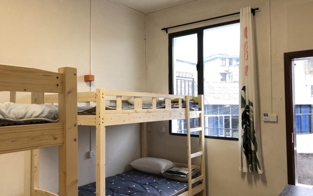 Changsha On the Road Youth Hostel – Guest Rooms – Changsha