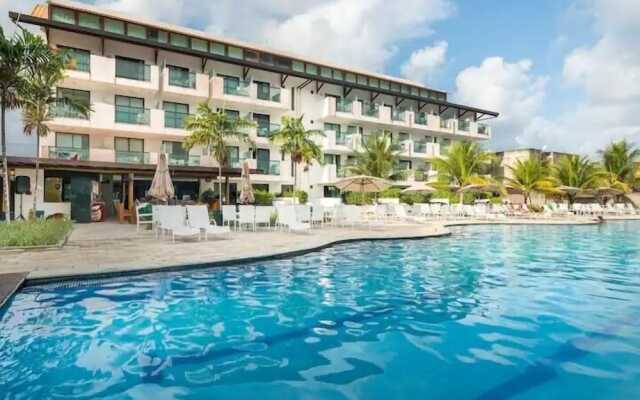 Loft com saida para piscina by Laguna Beach